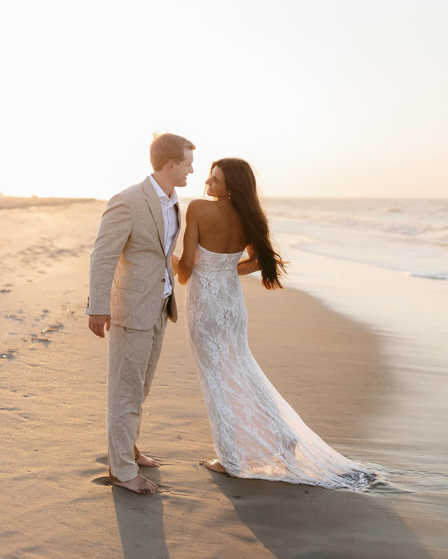 R e a g a n + H a y d e n
Unscripted by us, handwritten perfectly by our Savior. Heart is SO full after spending sunrise with soon-to-be Mr. & Mrs. Lowe!!! These two made the trip from Knoxville, TN to come see me out on the outer banks of NC for a morning of sandy toes and salty hair. Still smiling!!! (& thinking about our post-shoot bfast). Marriage is a teacher and it’s a joy to watch my friends begin the adventure. Enjoy this lil sneak peek of sunrise together!! See you two across the pond in a few short months!!!! #ashlyncatheyphotography