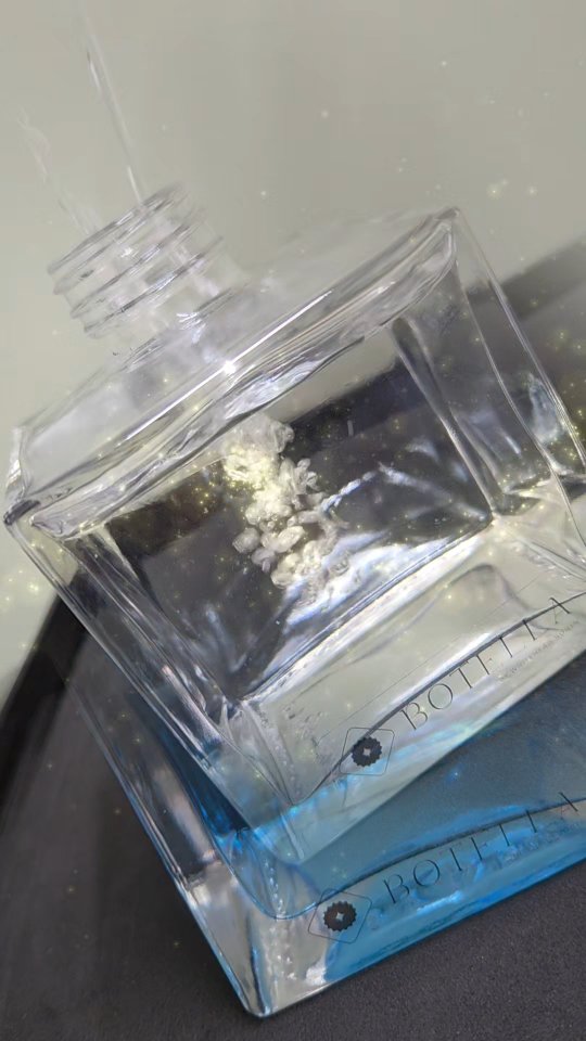 Not just any bottle, it's a @botellauk bottle ๐๐ #botellacreator #nailtechneeds