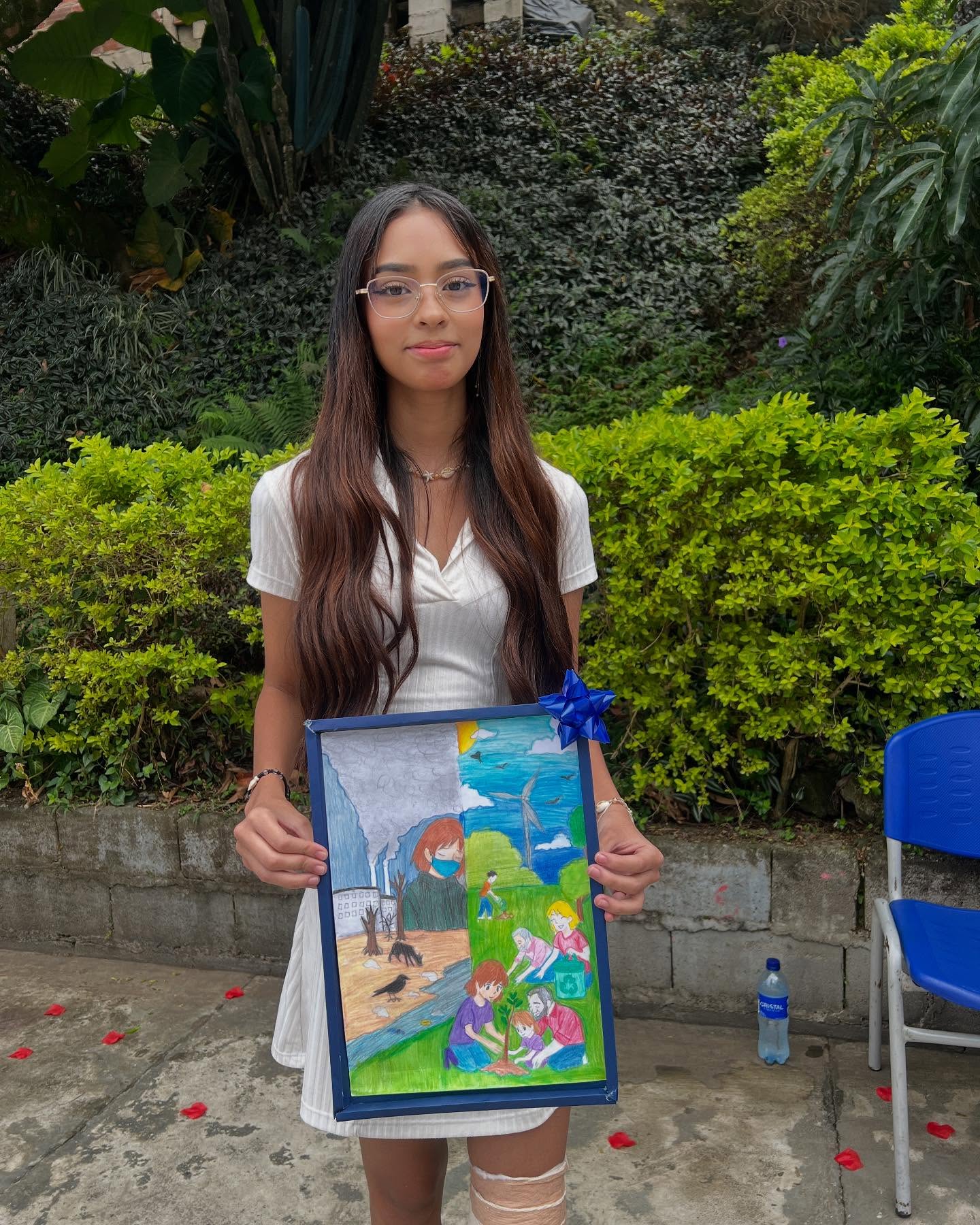 🎨🌟 ¡El arte también habla en Talento Pinalista 2025! 🌟🎨
Categoría: Dibujo
Con talento, creatividad y una gran sensibilidad artística, nos sorprendió:
👩🎨 Yasmín Gaviria, quien presentó un hermoso dibujo que demuestra su pasión por el arte y su gran habilidad con los lápices.
🖌️ ¡Apoyemos el talento artístico de nuestros estudiantes!
❤️ Dale like para votar por Yasmín y comparte esta publicación para que todos admiren su obra.
¡Yasmín, tu dibujo transmite belleza e inspiración! 👏🎨
#TalentoPinalista2025 #YasmínGaviria #DibujoConEstilo #ArtePinalista #OrgulloPinalista #ApoyaElTalento #IEPinal 🖍️🌈🖼️