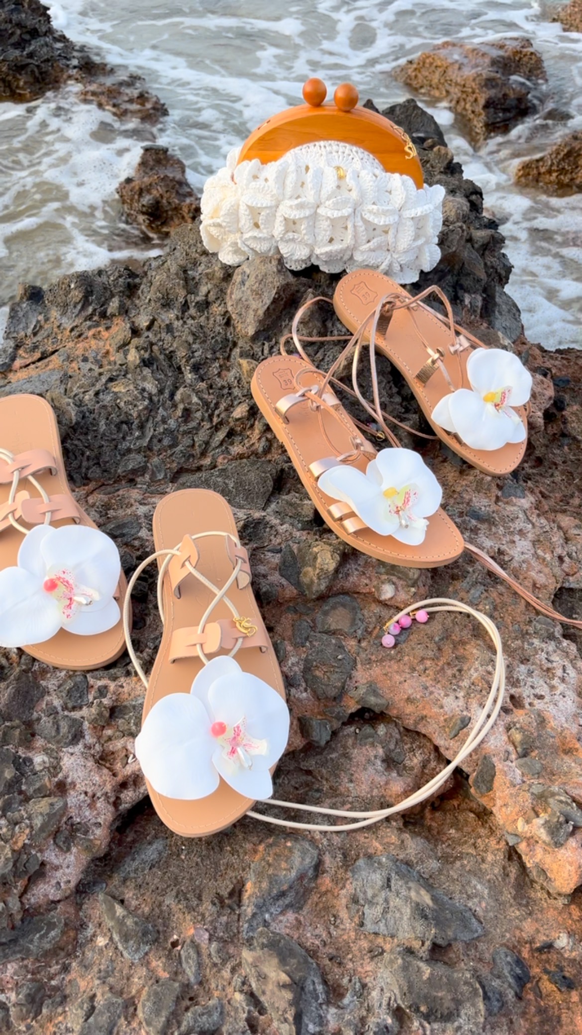 Choose White for Summer 🤍🦢🕊️
Discover Sibylla Delphica—where Greek craftsmanship meets bohemian luxury.
Our handwoven bags and jeweled sandals are designed for sun-drenched getaways and island dreaming.🧜♀️🐠🪸🏝️
#SibyllaDelphica #GreekDesign #HandmadeInGreece #LuxuryResortWear #BohemianLuxury #ArtisanAccessories #SlowFashion
#MykonosToDubai
#LuxuryVacationWear
#GCCfashion
#YachtStyle