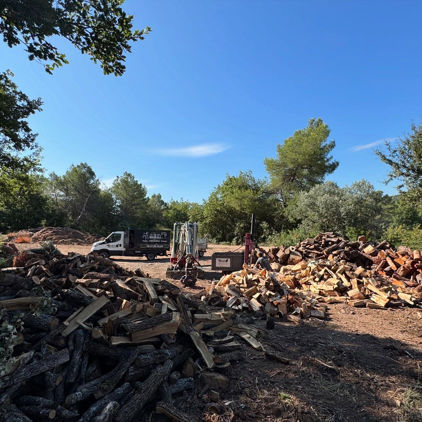 Bois de chauffage !!!
Chêne 1m/50cm/30cm
Pin 50cm/30cm
Livraison gratuite
Contact 06.47.86.65.68
#suddelafrance #boisdechauffage #bucheron #treeworker