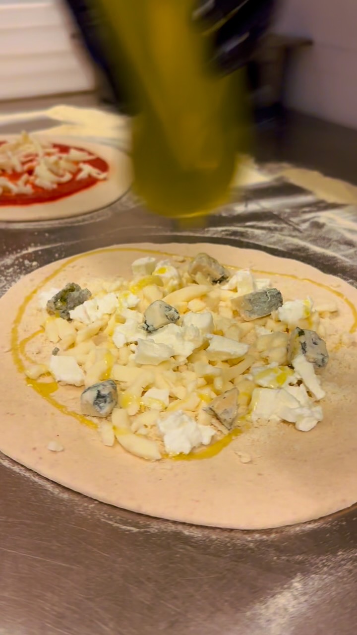 🍕 Making the perfect sourdough pizza from scratch — crispy crust, airy edges, and all the flavor!
#pizza
#SourdoughPizza
#HomemadePizza
#PizzaNight
#FromScratch
#ArtisanDough
#FermentationFun
#CrispyCrust
#FoodieFiesta