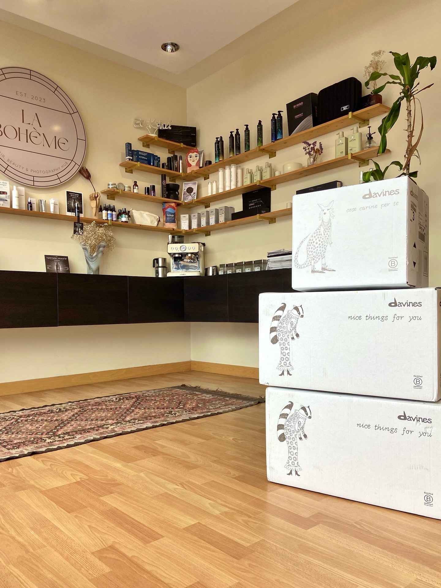 🚨 NEW BRAND ALERT! 🚨
We’ve just received a very exciting delivery — a brand-new range of hair products has landed at LaBoheme Hub! 💇♀️✨
We’re obsessed already, and we know you will be too. Come check it out, test, smell, feel — fall in love. Your hair will thank you 💛
Available in-store now.
#LaBohemeHub #NewIn #HairProductDrop #SalonFavourites #HairCareLovers #BeautyDeliveryDay #davines #davinessalon