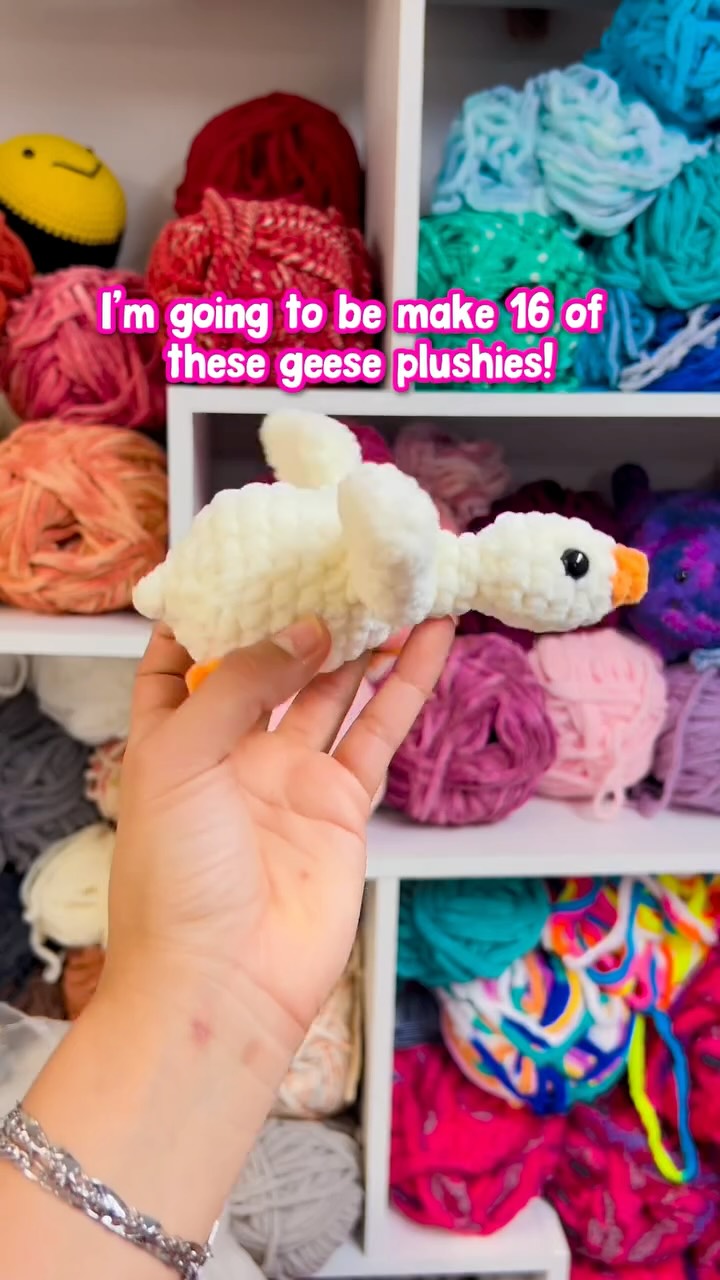 I’ve made half of the 16 goose plushies already and I’m about to start filming the rest!😅🪡 Do you wanna see me make them? I seriously can’t wait to finish these for his 1st birthday party!
#crochet #amigurumi #yarnfusion #handmadebusiness #crochetplushies #plushies