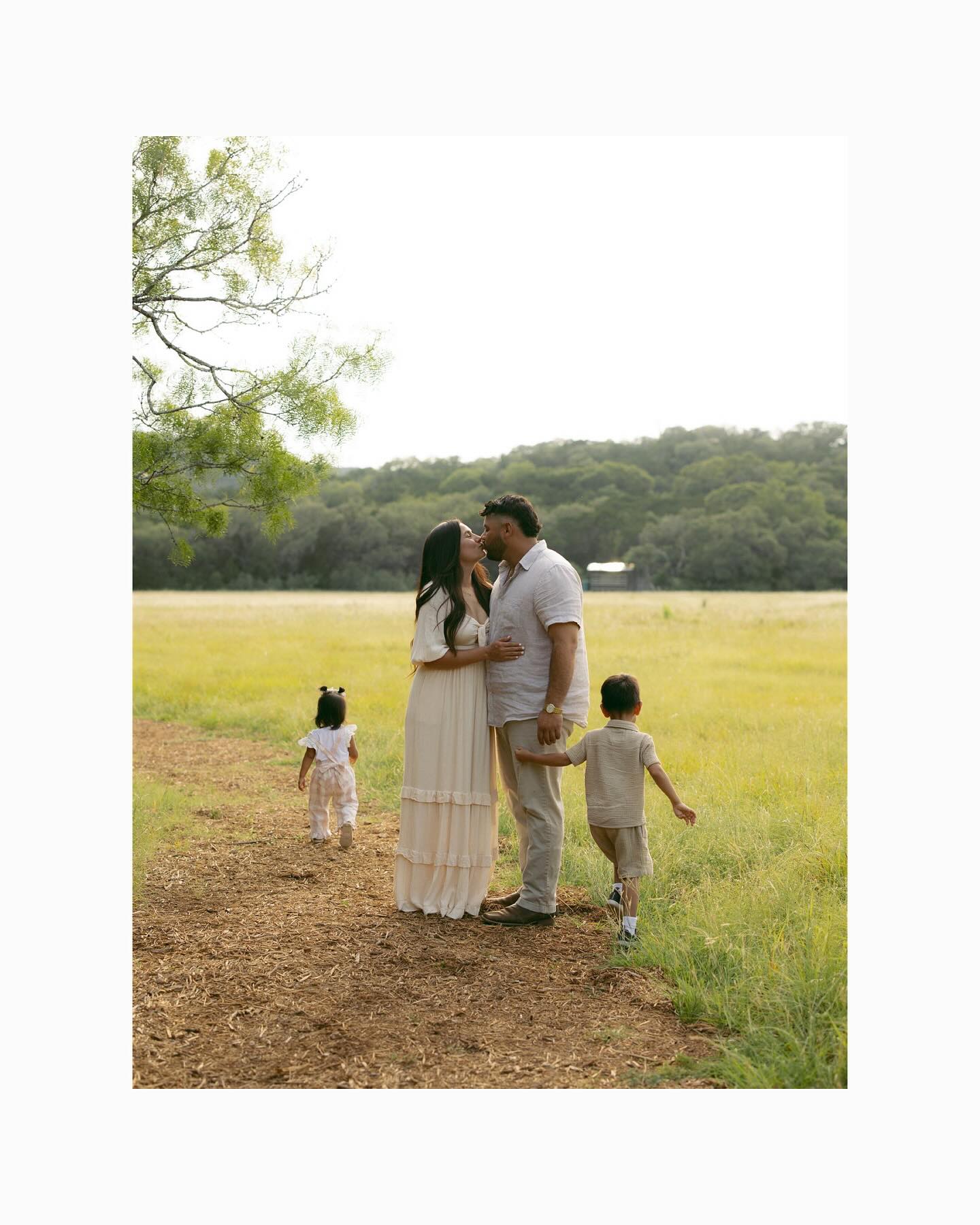 families at sunset in the hill-country are so special!! especially before it gets too toasty at dusk, texas summers are no joke!!
p.s. of course I will ~always~ honor when a mama prefers not to have her babies faces shared on social media! I’m still finding the balance myself & leaning into my gut on what feels safest with my little bear.
.
(family photographer san antonio)
#familyphotography #sanantoniomoms #sanantoniofamilyphotographer #sanantoniofamilyphotography #alamoheightsmoms #stoneoakmoms #boernemoms #newbraunfelsmoms