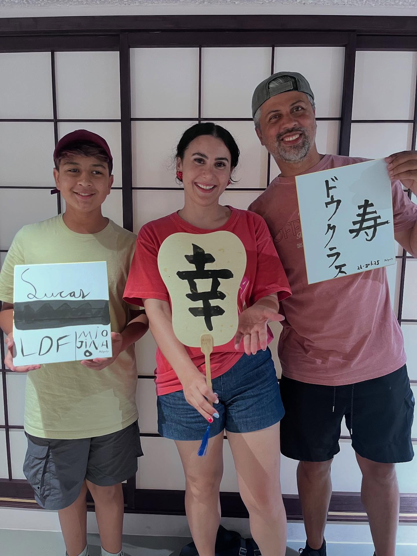 Thank you for coming✨🇧🇷
We met Brazilian for the first time✨
#calligraphy #japanesecalligraphy #shodo #calligraphykyoto #calligraphyexperience #calligraphyworkshop #calligraphyworkshopkyoto #calligraphyclasskyoto