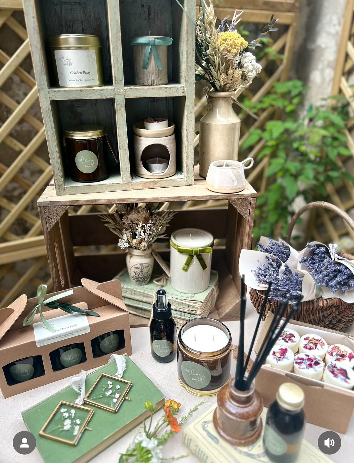 Introducing our Exhibitors 🤍
@olive_and_b
Enjoy the relaxed gentle style of @olive_and_b ~ soy wax hand poured candles & diffusers, carefully blended by hand in Yorkshire by lovely Rachel 🌿
You’ll find the latest scents and products, including tea lights and room sprays at the Summer Brocante @moylescourt on 25th August 🌸
Come and shop with our fabulous small independent businesses, meet the artisan makers, chat and browse at the Brocante 🤍
Monday 25th August 🎪
10 - 4pm
Moyles Court School
Nr Ringwood
New Forest