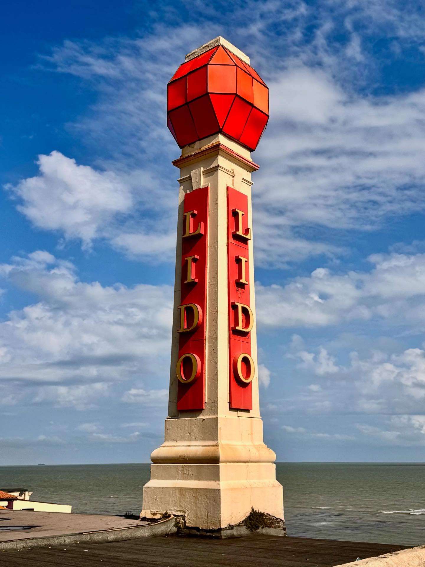 Margate, you were a ✨ d r e a m ✨
Margate Pride Presents: Queer Portraits at Pie Factory Margate, until 10th August
Thank you @kavelrafferty thank you @margatepride thank you @piefactorymargate
(Here are some questionable iPhone photos I took)
#margate #margatepride #exhibition #groupshow #piefactorymargate #welshart #contemporaryart #contemporaryprintmaking