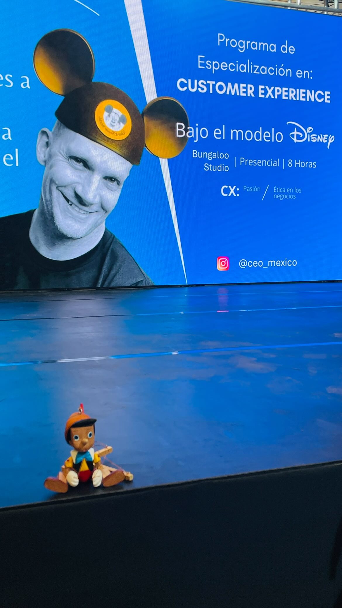 🌟 ¡DESCUBRE EL SECRETO DE DISNEY PARA ENCANTAR A TUS CLIENTES! 🎩✨
🎢 ¿Te imaginas que tus clientes vivan tu marca con la misma magia que Disney?
¡Ya no es un sueño! ✨ En nuestro taller “Creando la Magia del Servicio al Cliente”, te revelamos las estrategias que hacen de Disney el rey de la experiencia del cliente.
📅 Eventos en: Guadalajara, Monterrey, León, CDMX, Tijuana, Boca del Rio
⏰ Horario: 9:00 AM - 6:00 PM
✨ ¿Qué vivirás?
✅ El “Factor WOW”: Aprende a sorprender y emocionar a tus clientes.
✅ Metodología WISER: Innovación + creatividad = ¡Clientes que nunca te olvidan!
✅ Dinámicas Disney: Juegos, orejas de Mickey y mucha diversión mientras aprendes.
✅ Casos de Harvard: Técnicas probadas para elevar tu servicio al próximo nivel.
🚀 ¡Convierte clientes en fans incondicionales!
👉 Escríbenos para recibir INFO de fechas, costos y promociones.
Cupos limitados ➡ ¡Reserva hoy! 🔗 www.ceodemexico.com.mx