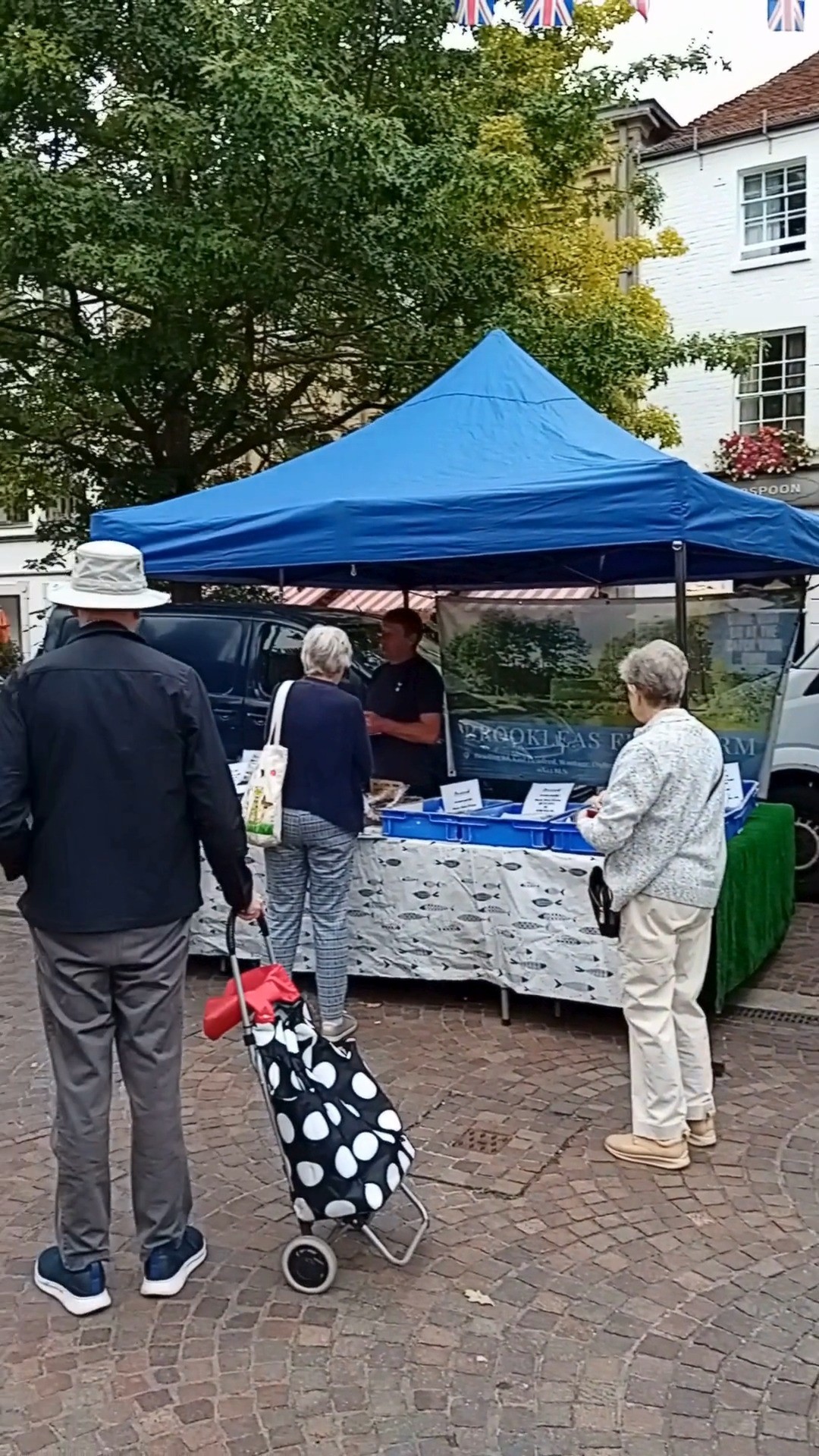 Newbury Farmers' Market is a co operative of great local producers. Held in the market place on the 1st Sunday of each month. Thames Valley Farmers' Markets Stainswick Farm Green Shed Cider Company Ltd