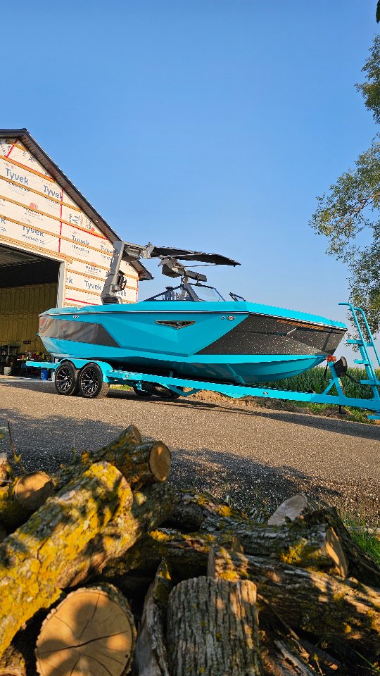 🌊🌊🚤🚤
2024 Super Air Nautique S23 in for the works. Complete rotary cut and polish to remove any imperfections from the manufacturer. They tend to sand these boats at the factory and leave sanding traces behind and scuffs from transportation.
Top sections wrapped in @stek.usa Dyno Shield PPF thanks to @makeitshinedetailing , protecting it from UV rays and the fabric boat cover.
Everything coated in the one and only @cquartzfinest Nautik Marine-grade Ceramic Coating.
You can catch this boat out on #lakeofbays 🌊🌊