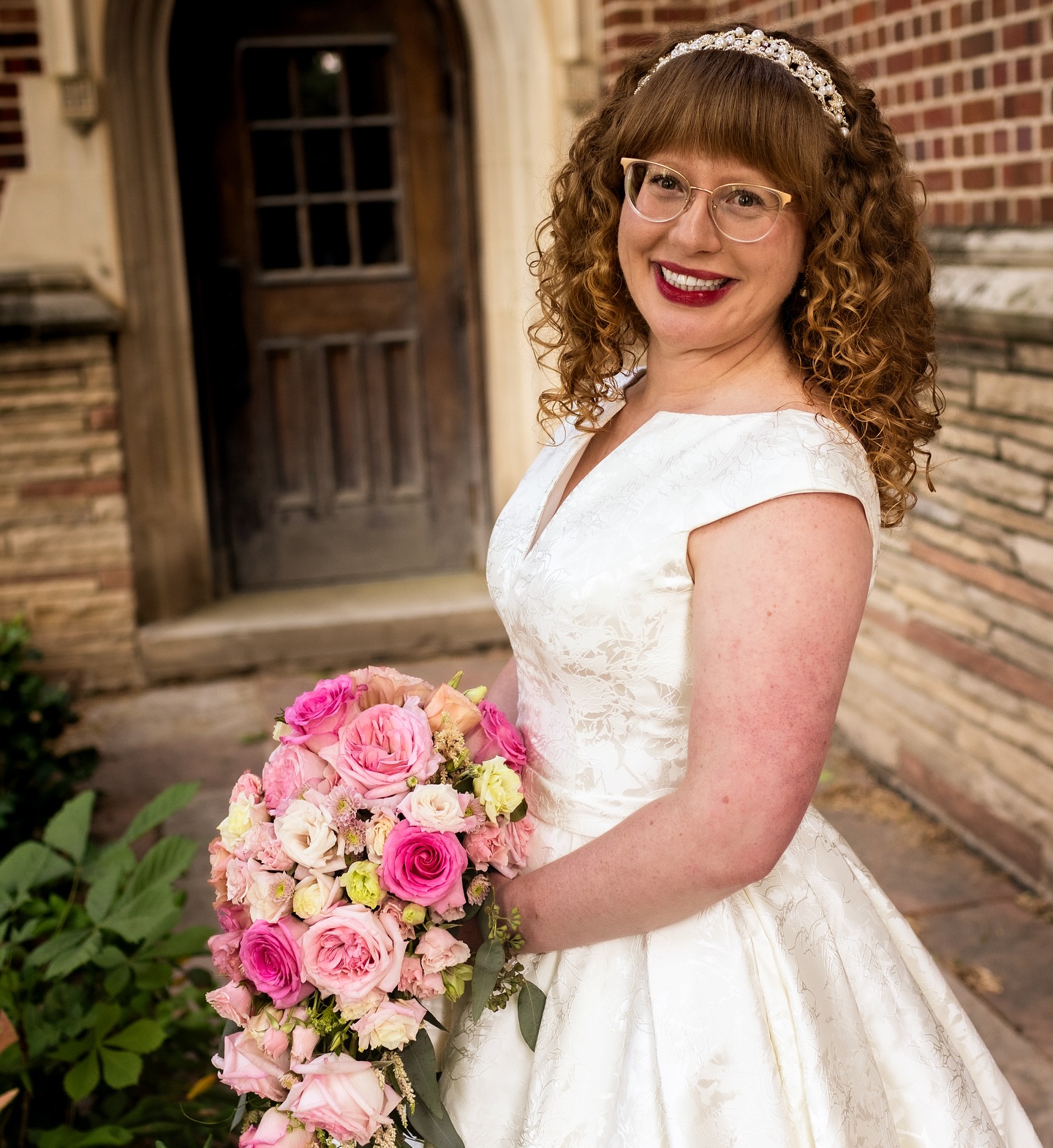 She has a thing for great doors—and honestly, who can blame her?
#WeddingPortrait #ArchitecturalDetails #ColoradoWeddings #CapturedWithPurpose