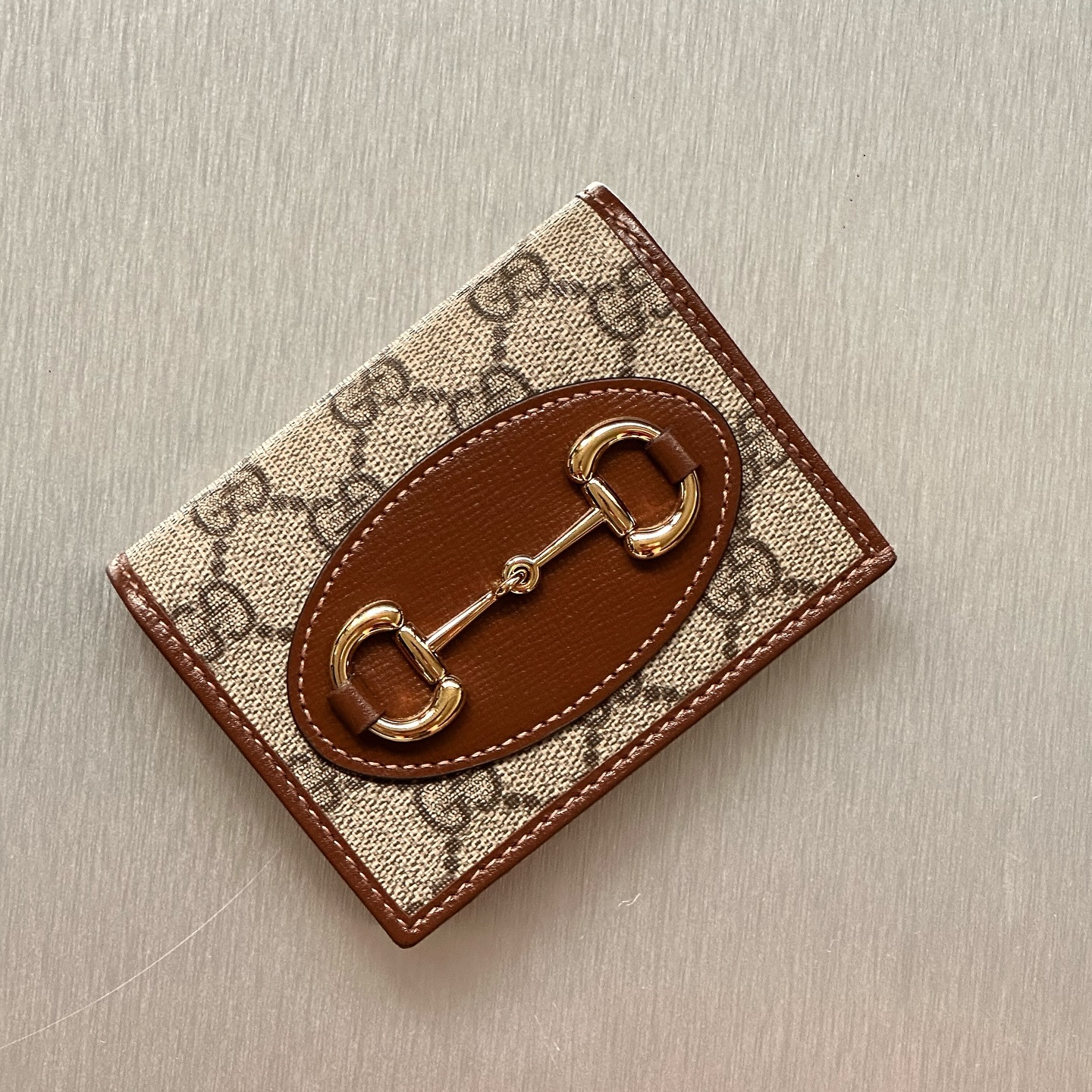 Timeless elegance in your palm. The Gucci Horsebit 1955 Small Wallet blends heritage charm with everyday functionality.
For more information, please refer to the website link provided in the bio.
Listing no: 200850
Opuluxe.sg is not affiliated to the brands featured. We are an independent consignment platform of authenticated luxury products. All trademarks and copyrights remain sole property of the brands.