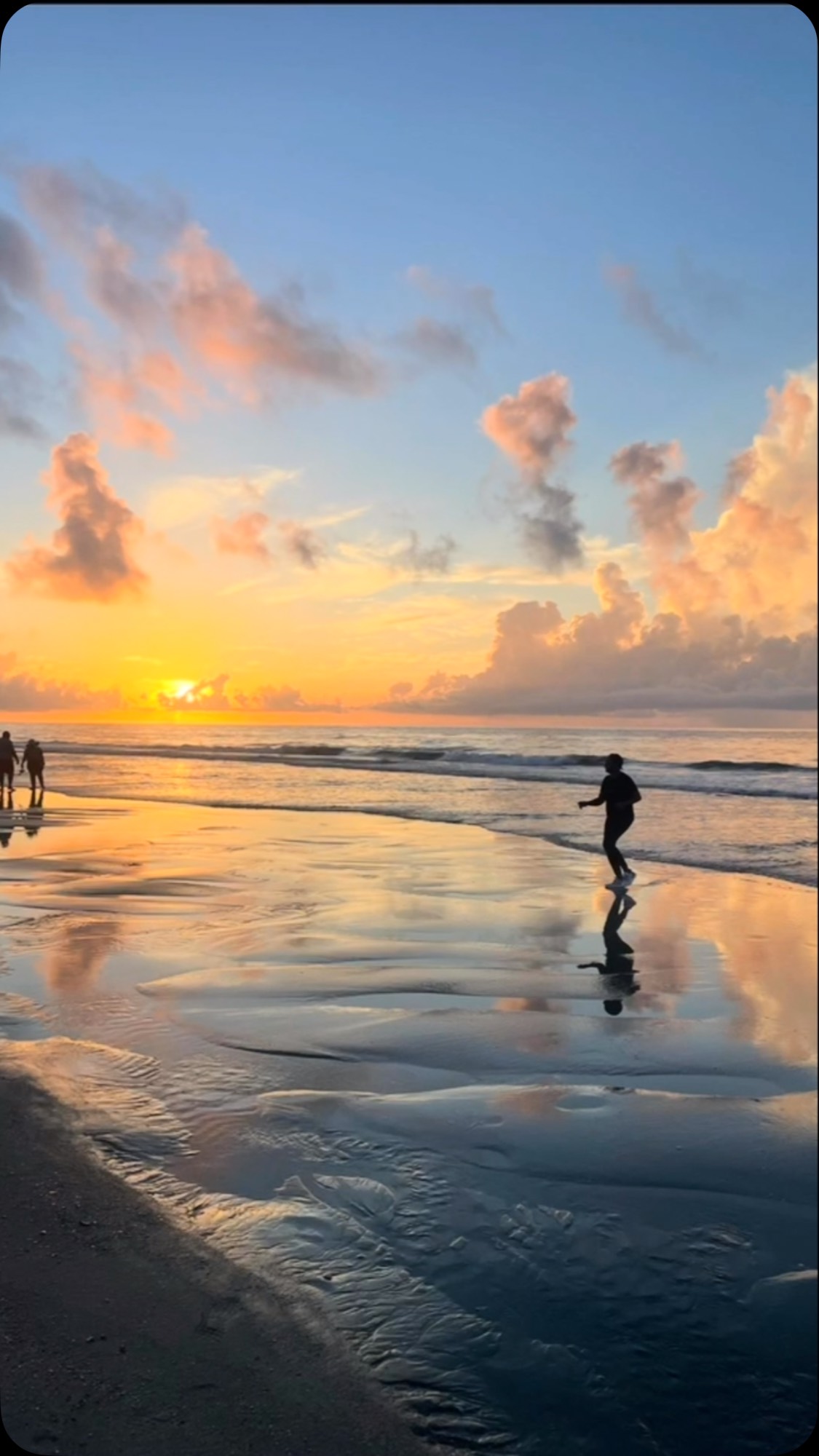 Closing July with gratitude, grace, and bold design moves. â¨
Hereâs to the beauty we built this month and the boldness weâll walk into August with.
.
.
.
#entreprenuerlife
#thepivotprocess
#graceinmotionjourney
#travelinginteriordesigner
#wcainteriors
#wandracaininteriors