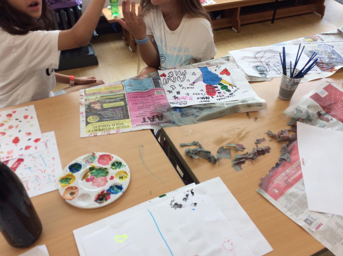 Week two. Monday. Battlefield balloons. Animal hand printing. Guess the sound. Part two #battlefieldballoons #animalprinting #guessthesound