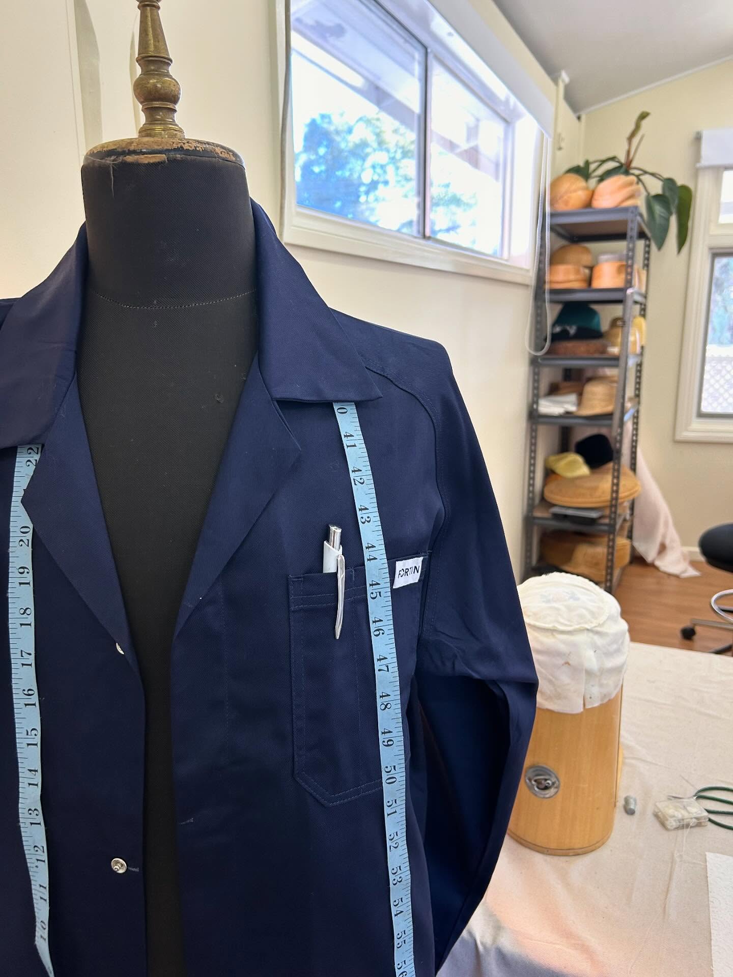 I’ve always had an interest in workware - overalls, lab coats and work pants with all of those handy pockets!
I’ve treated myself to a new dust coat from @hip_pocket_workwear_shepparton to wear at work, making it possible to wear my favourite clothes to work without worrying about ruining them.
I’m seriously thinking about going back for some work overalls because let’s face it women’s pockets are ridiculous!
#workwear #womeninworkwear #genderbias #dustcoat #labcoat