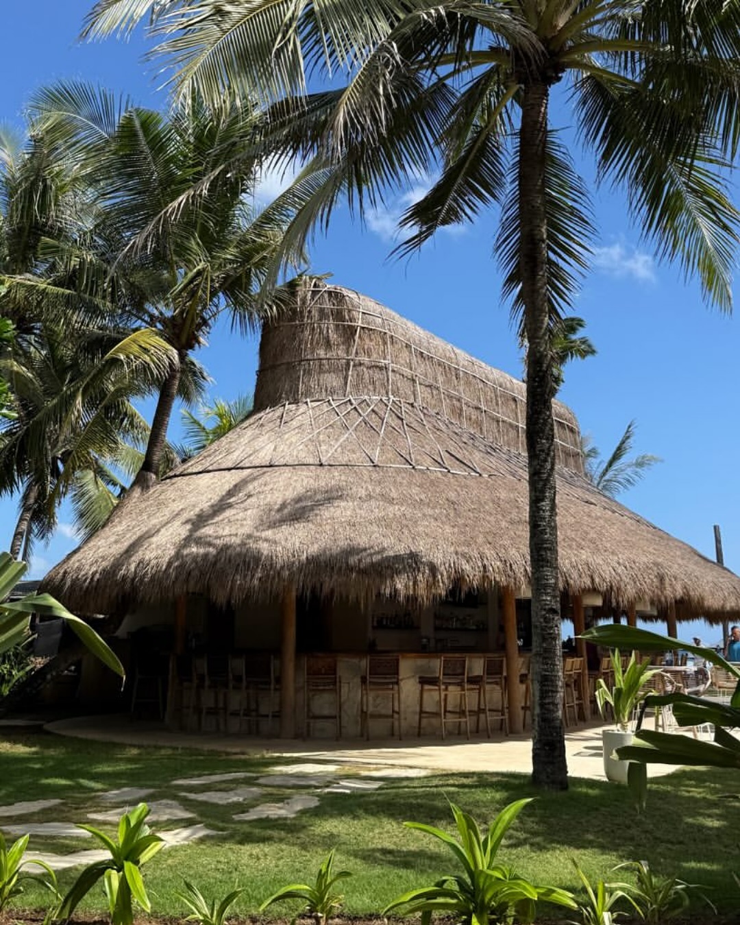 The core of Sunset Beach.
Natural materials, open air, and the hum of something slower.
Walk in. Stay as long as you need.