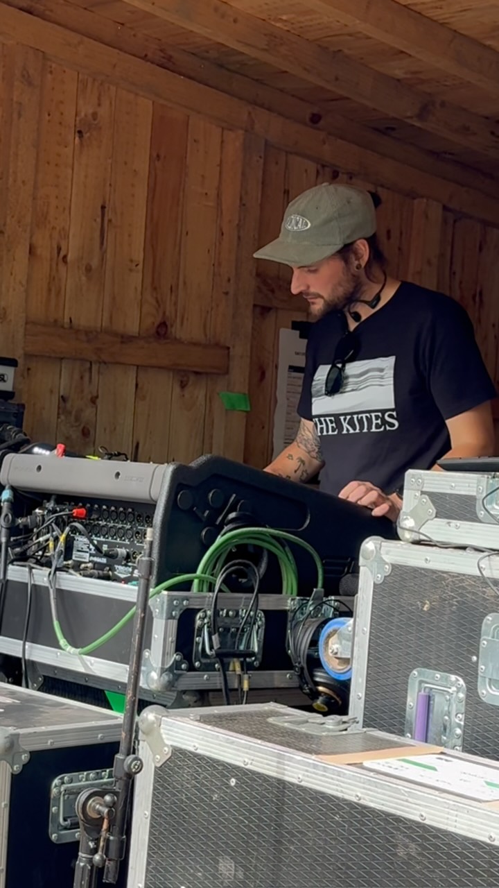 Front of head shots while I’m mixing don’t happen very often but here’s one of me mixing for @thekitesuk at Kendal Calling on Saturday. Sweet set, followed by good times with the fam! My back is in bits from olive being on my shoulders for most of the evening but it’s too much fun (for both of us) to care too much. Enjoyed sets from @keoband_ and @officialfatboyslim