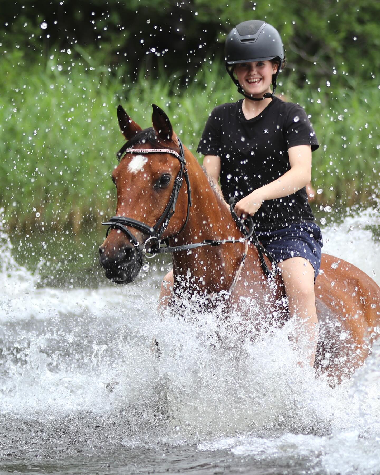 Laura gir den gas 🥳💦💦💦💦 #danmarkssjovesteridelejr #østerlundridelejr #østerlund