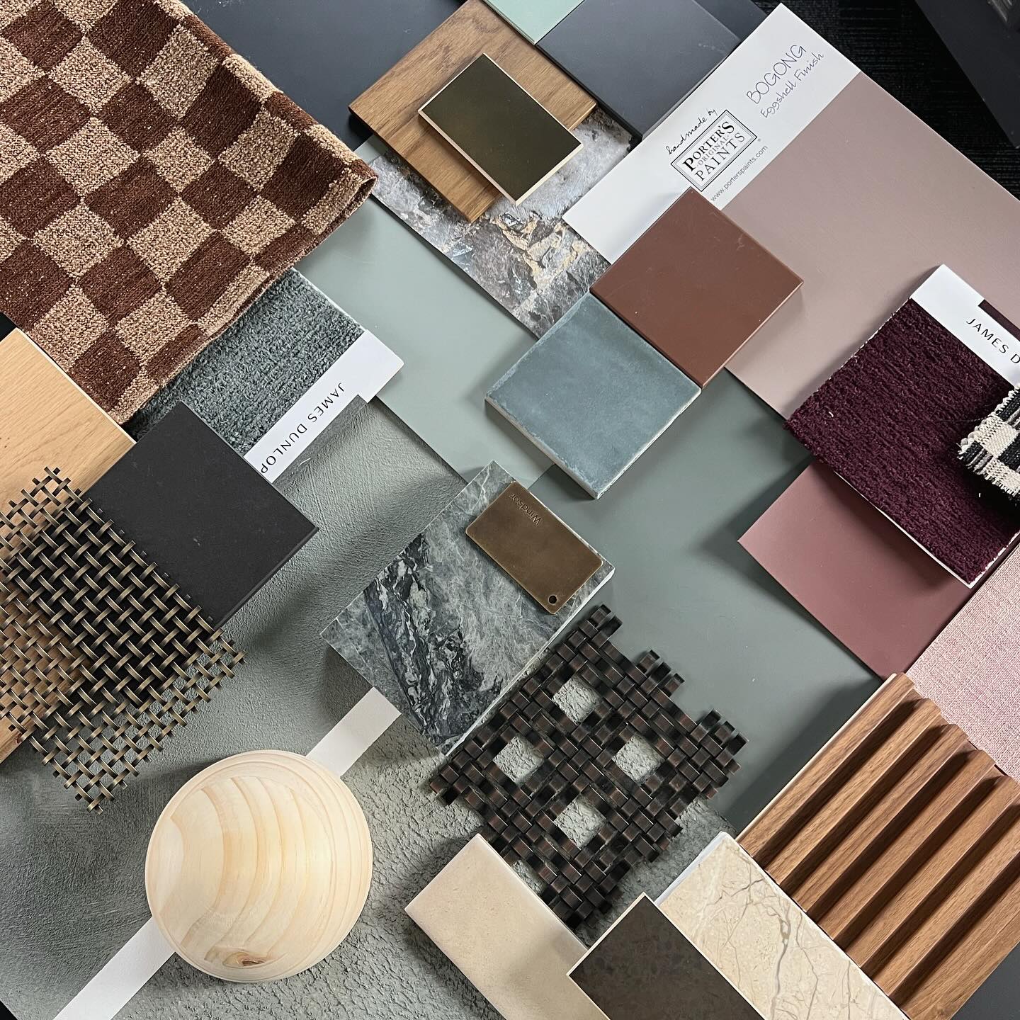 Studio table looking good today — layering up materials for a new hospitality space. A little obsessed with the rich tones and textures, with a few quirky elements thrown in to keep things fresh. We love this part of the creative design process where we play with different combos, to see what works best and will suit the overall vision for the project.