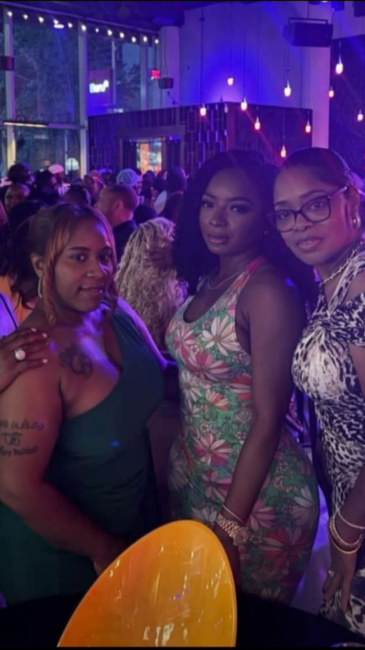 WE'VE JUST ADDED AN ADDITIONAL 150 FREE RSVPs TO OUR SITES! We were overwhelmed last week due to the early ending of the concert & we know the quality/organization took a hit! THESE EXTRA PASSES & THE UPCOMING CUSTOMER APPRECIATION EDITION IS OUR WAY OF SAYING...
"Sorry... Forgive us, please" - @TCent & @ChrisPaul513
www.deluxnightlife.com (link in bio) or search Eventbrite for RnBSaturdaysBaru