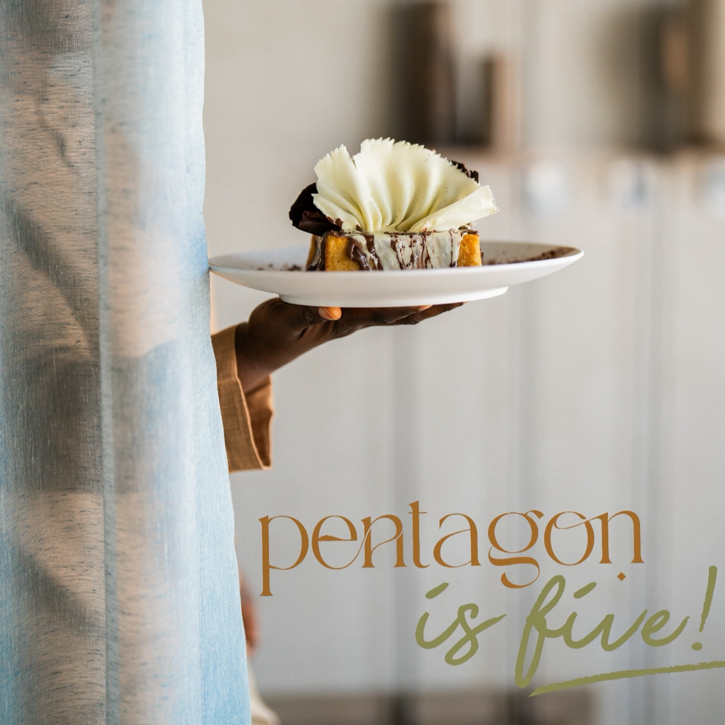 Five years ago, on August 1st 2020, we started the journey of Pentagon, and today we celebrate 5 wonderful years with you ! A HUGE THANK YOU to every one of you for being part of our spectacular journey ! Here’s to many more Pentagon moments and memories, cheers! 🎈
With Love,
Pentagon ❤️
——
🎈 في نفس هذا اليوم، قبل ٥ سنين بدينا رحلة بنتاجون و اليوم بنتاجون يحتفل وياكم بمناسبة عامه الخامس! من القلب نقول شكراً لكل شخص زارنا و دعمنا و شاركنا لحظاتنا! من بعد توفيق الله ،انتوا سر نجاحنا و استمرارنا و نوعدكم بالافضل و الاجمل دايماً بإذن الله 🤲
مع خالص الحب،
عائلة بنتاجون ❤️