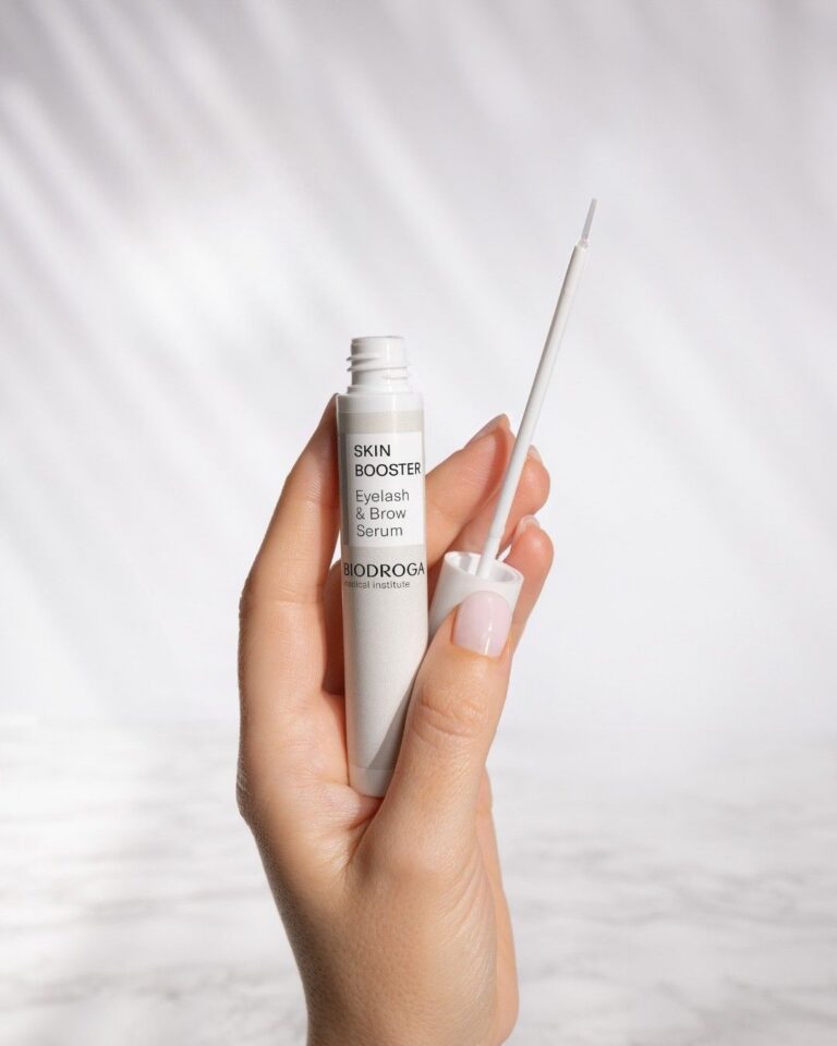 NEW🎉Skin booster eyelash & Brow serum
Naturally Fuller Lashes & Brows!
Powered by an innovative, upcycled pumpkin seed extract, this formula taps into the science of autophagy—a groundbreaking cellular renewal process awarded the Nobel Prize in Medicine in 2016.
Autophagy helps clear out damaged cell components, recharging the skin’s energy systems and supporting visible growth. The result? Stronger, denser, and longer-looking lashes and brows in as little as 4 weeks—naturally enhanced with a subtle 3D effect.