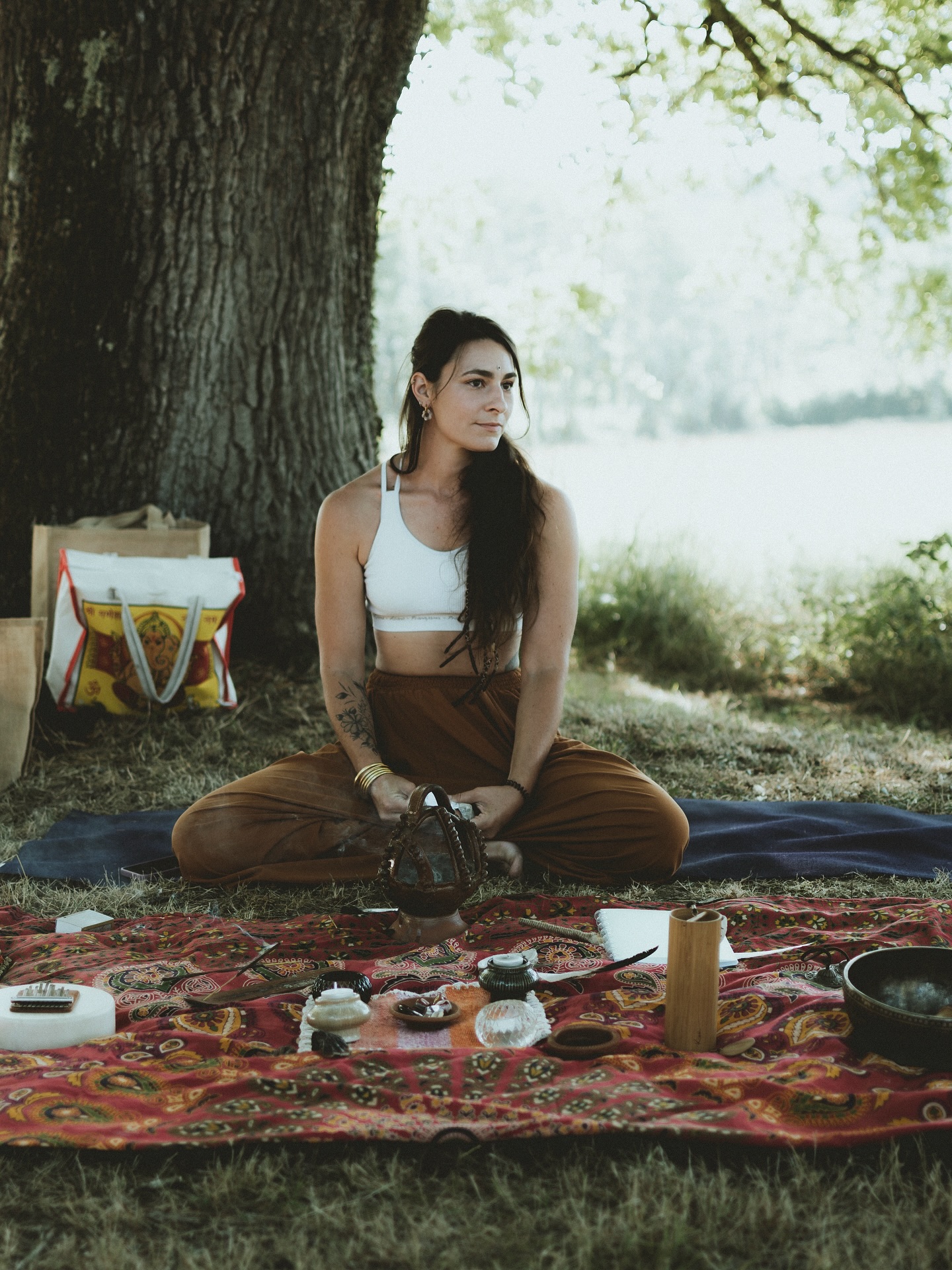 Yin yoga au @wakantanka.festival 🧡
Je n’ai pas de mots… juste MERCI ✨
« Vibration d′Amour, vibration de lumière
Vibration de joie, vibration de Grace
Vibration de grandeur, Vibration de splendeur »
📍@wakantanka.festival
📸 @captathazel
#yogapyrenees #yogafestival #hautespyrenees #yogaoccitanie #summervibes