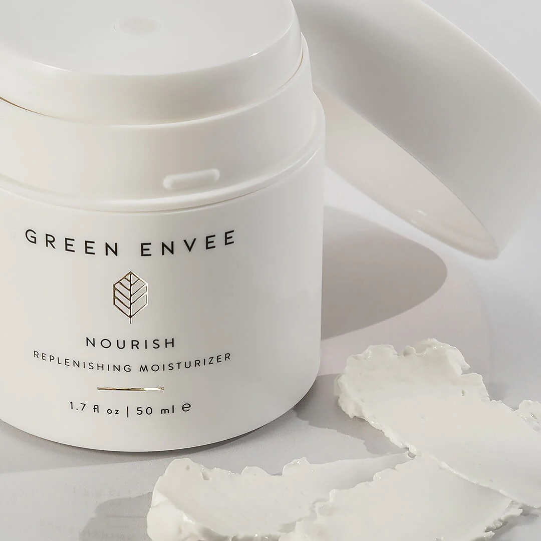 GREEN ENVEE USES PLANT ACTIVE INGREDIENTS THAT ARE SUSTAINABLY SOURCED FROM ALL AROUND THE WORLD TO ENSURE EACH PLANT CAN GROW IN ITS NATIVE CLIMATE AND NO ECO-SYSTEMS ARE HARMED IN THE CULTIVATION PROCESS.