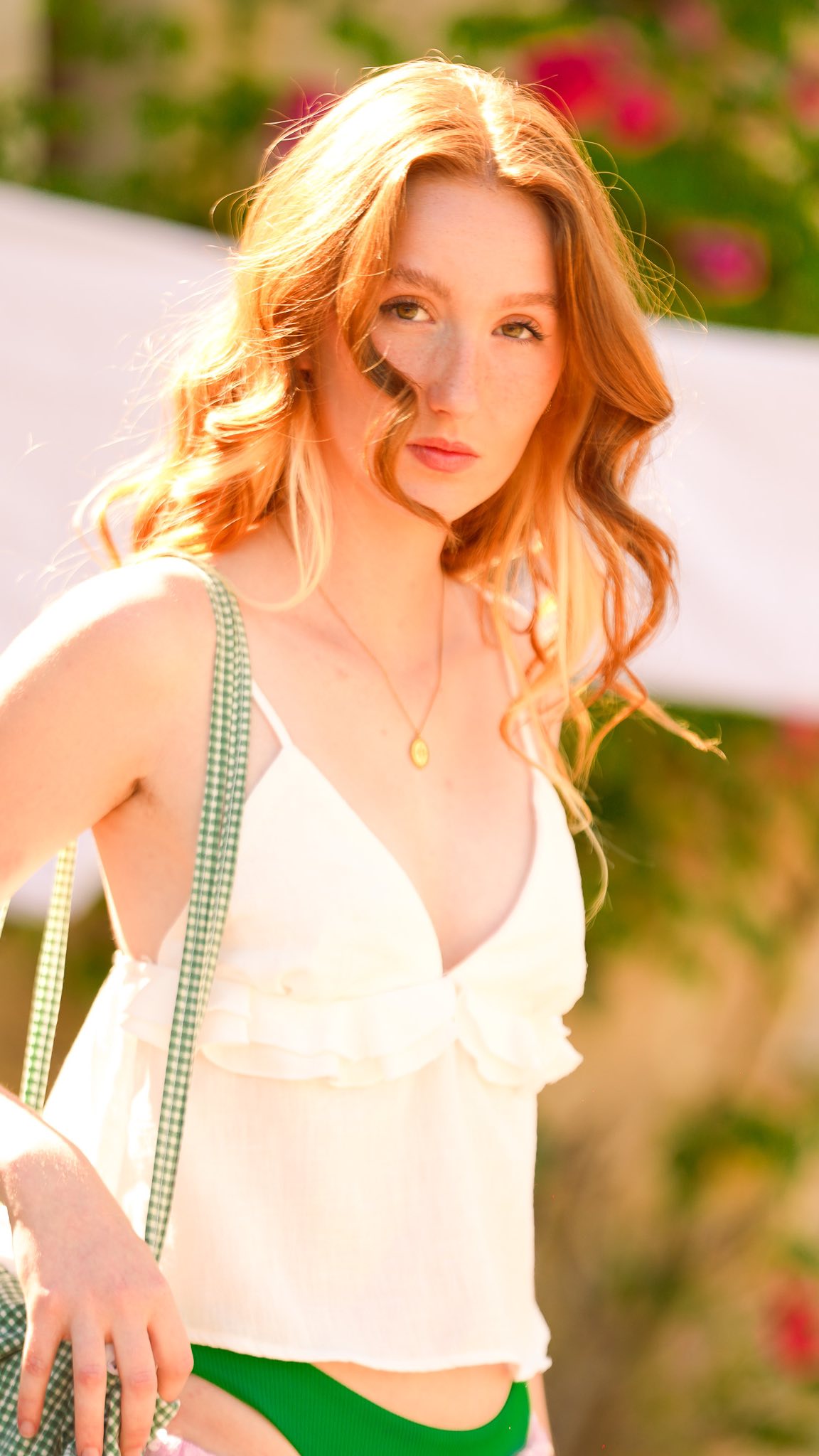 Merci infiniment pour ce premier mois, juillet a été incroyable et c’est grâce à vous ! 🎀🍀
On se retrouve dès demain pour le drop d’août avec une nouvelle sélection de tissus de seconde main (juste incroyable) 🍓 Encore merci à mes muses @_.jmgd_ et @hevyspal ainsi qu’à mon ❤️ sans qui cette aventure ne serait pas aussi aboutie #secondemain #creationsurmesure #dropaout #sacs #summerbags