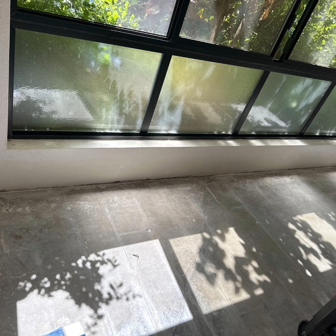 We’ve been working on some FUN projects recently! But they’re not done yet, so you’ll have to come back next week to see the final products that come after these progress photos!! 😎🛠️👏🏽🏡👨🏽🔧 #hawaiihandyman #homeremodel #renovation #landscaping