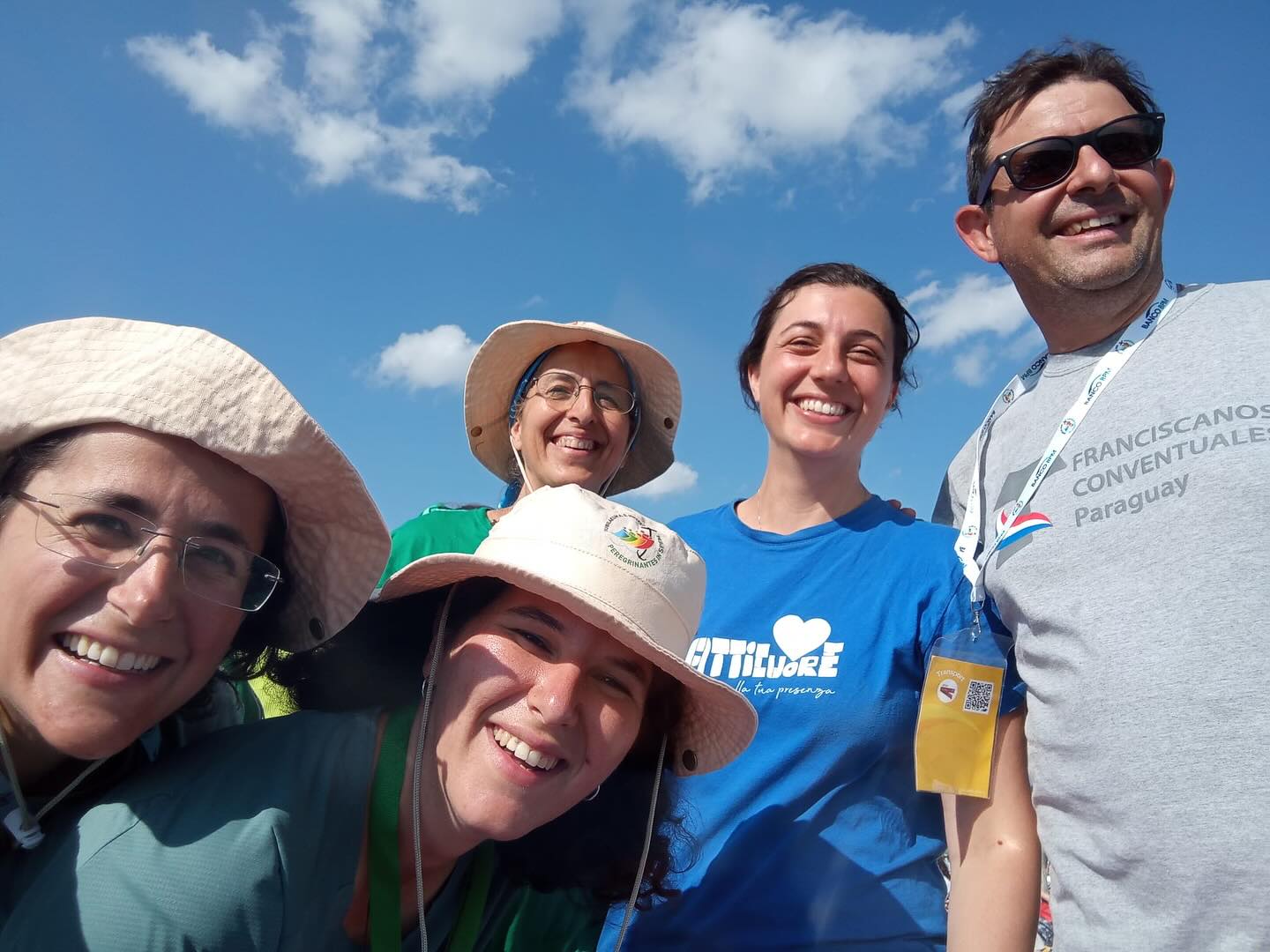 Sorelle e…fratello! #giubileodeigiovani2025 @spaziofrancescanogiovani @giovaniversoassisi Sorelle e…fratello! #giubileodeigiovani2025 @spaziofrancescanogiovani @giovaniversoassisi