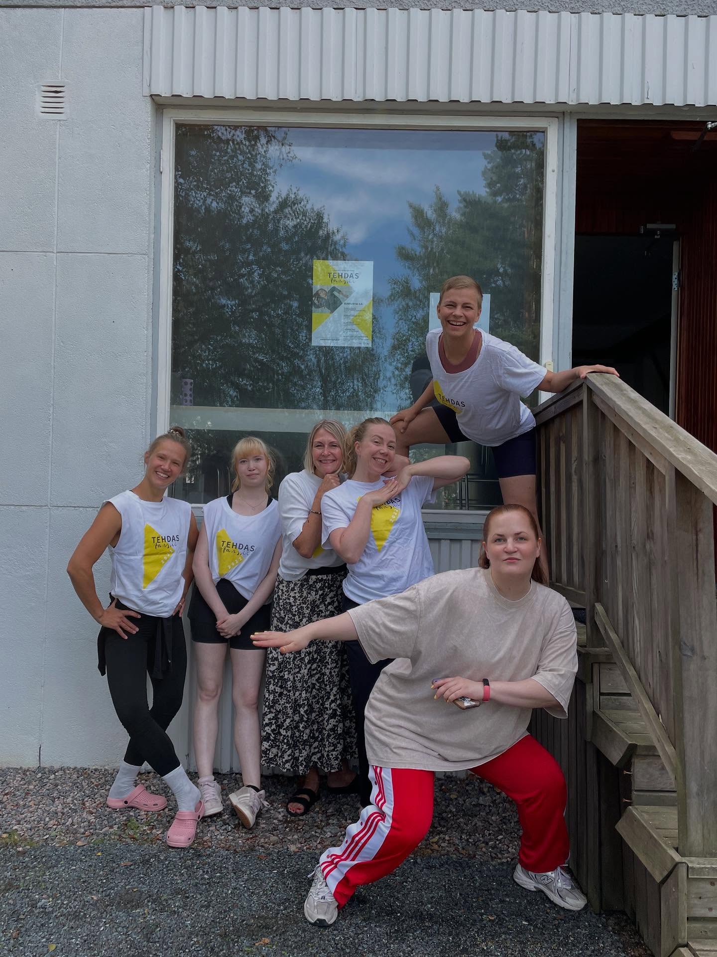 Hyvää huomenta festareilta 💛☀️ Let’s dance!
#tehdastanssii #kumutalo