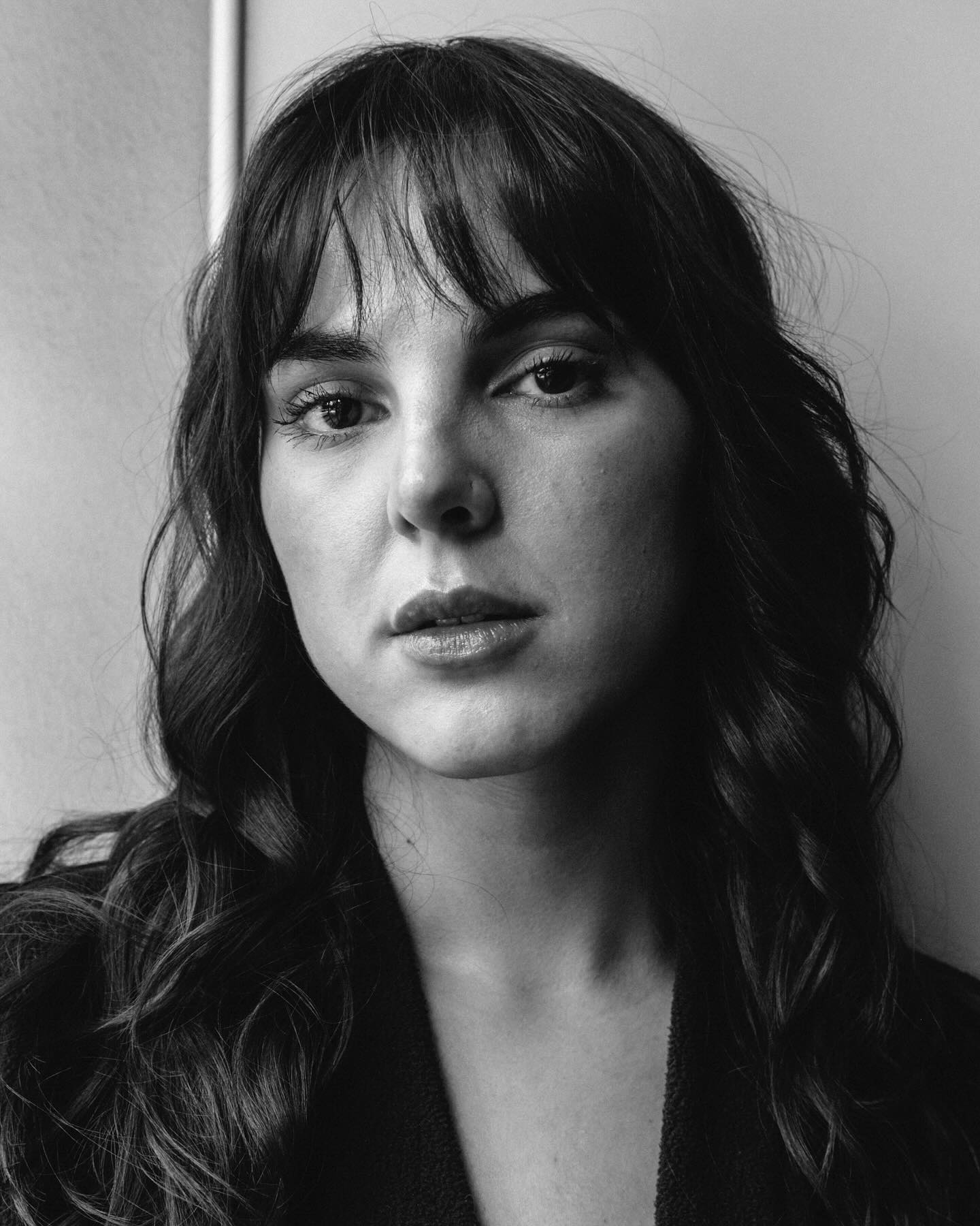 La @taboada_cote en unos retratos rápidos mientras estábamos en sesión de fotos para un cliente. Vean el video en mi canal de YouTube @fujifilmx_cl_oficial @tripodes.cl #retratos @don_morita