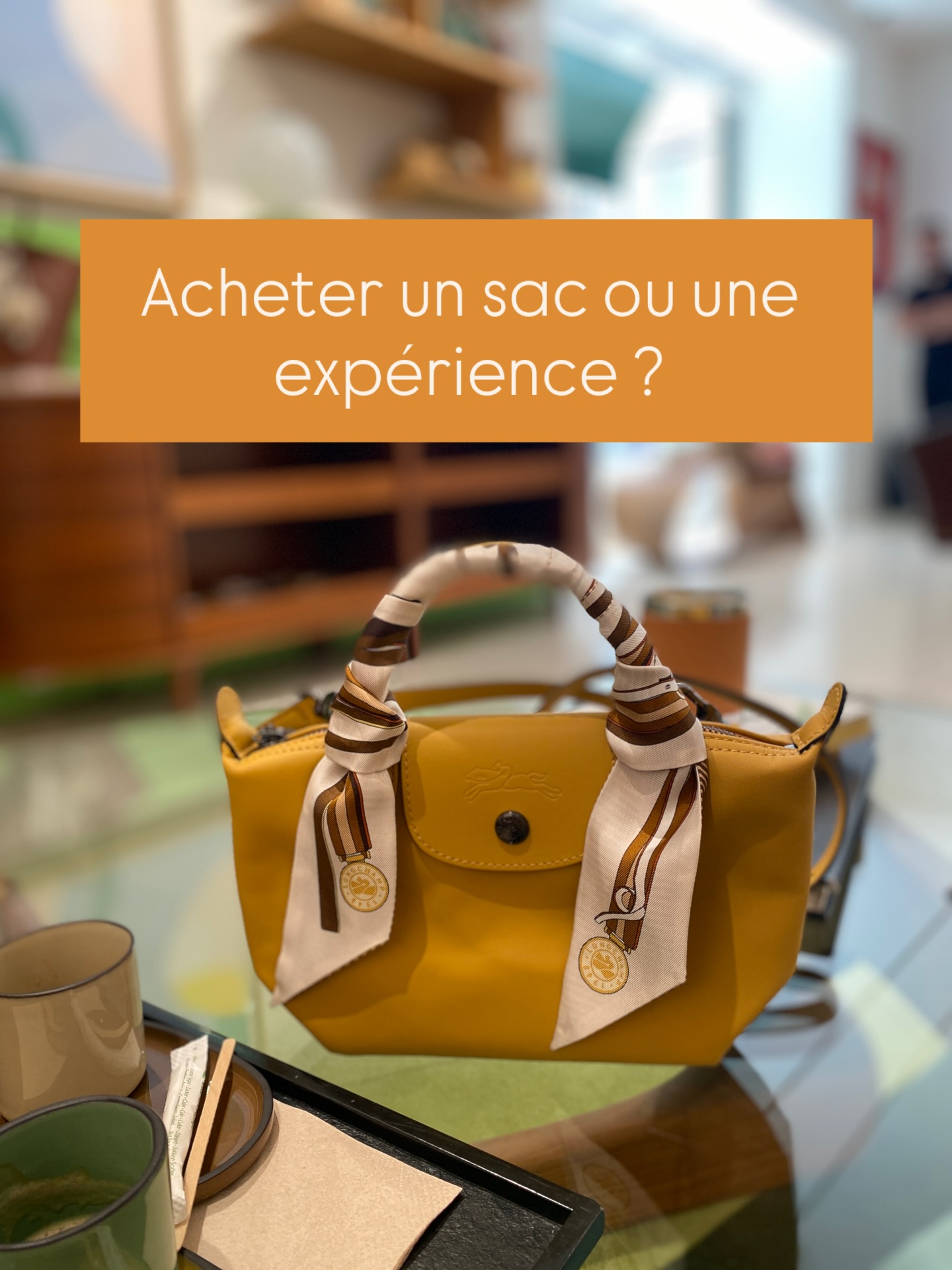 Et si chaque achat devenait une expérience ?
Parce quâon lâa fait avec une personne de cĆur đ, parce quâon a Ă©tĂ© bien accueilli·e, parce quâil nous rappelle un lieu ou un voyageâŠ
Jâen parle souvent avec mes clients :
Il y a les achats par besoin, stratégiques.
Et il y a les achats de cĆur đ
Et tu sais quoi ?
Ces derniers font du bien. Car chaque fois quâon porte cette piĂšce, câest un petit «âŻthrowback in timeâŻÂ»âŠ un souvenir qui rĂ©chauffe le cĆur đ„°
Et dâailleurs⊠rien nâempĂȘche quâun achat stratĂ©gique soit aussi une belle expĂ©rience !
Et toi, quâest-ce que ça te fait, un vĂȘtement ou un objet achetĂ© dans un joli moment ? đđâš
#expĂ©rienceclient #bienĂȘtre #personalbranding