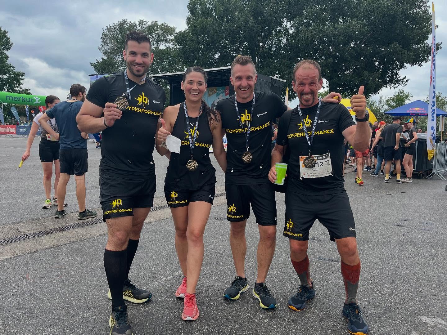 Gratulation an unser starkes Team! 🏃♀️🏃♂️
Unsere Läufer haben beim Viennathlon den 3. Platz in der Kategorie Team Mixed erreicht!
Wir sind mega stolz auf euch – danke für eure Teilnahme und euren Einsatz! 💪🎉
#bodyperformance #bodyperformancestudio #bodyperformanceleibnitz #xundmacher #diexundmacher