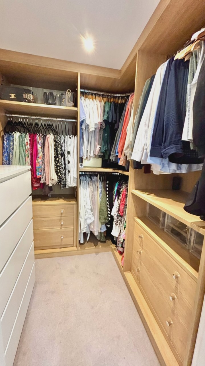 Give your clothes some love that they deserve, and save yourself an awful lot of time in the morning 🖤
Currently taking bookings in October, so message today if you have a project in mind.
#thesecretorganiser
#organising
#organizing
#organiser#organizer
#decluttering
#southsea
#portsmouth
#southcoast
#zoning
#declutter
#organisering
#maximiseyourspace
#professionalorganiser
#professionalorganizer
#professionaldeclutterer
#mariekondo
#sortyourlifeout
#getorganised
#thehomeedit
#organisinggoals
#organisingtips
#homesddinspo
#containers
#supportlocal
#beforeandafter
#hampshire
#southcoast
#surrey
Like and follow ➡️ @the_secret_organiser for more before and afters 🖤