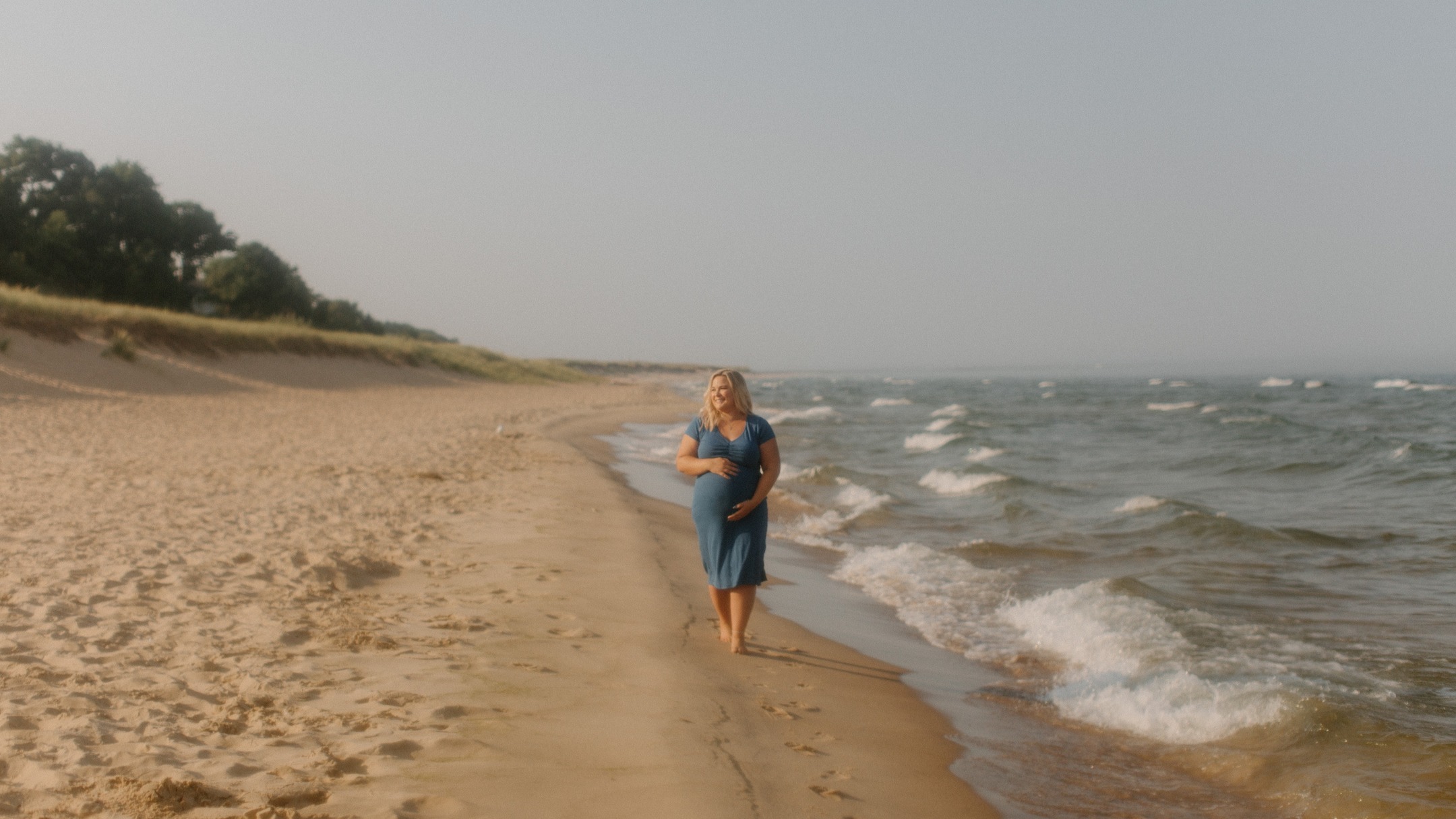 There’s something so peaceful about the waves meeting the sand—just like the gentle anticipation of meeting the little one soon. Here's a little throwback to when my sister came to visit a few years ago 💙🌊
.
.
.
#MaternityPhotography #BeachMaternitySession #MotherhoodMoments #NaturalLightPhotography #MaternityPortraits #GrandRapidsMIPhotographer #MIPhotographer #DCPrests