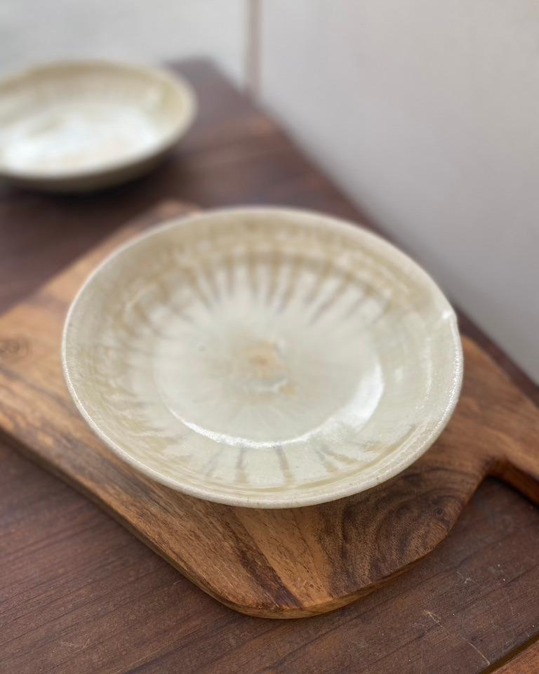 Sur les marchés cet été - ter !
.
.
.
#grès
#ceramique
#céramique
#ceramiquecontemporaine
#artsdelatable
#artdelatable
#poterieartisanale
#platesforchefs
#ceramics
#ceramiquedrome
#tournageceramique
#interiordesign
#tablewear
#homedecor
#stonewarepottery
#decorationinterieur
#madeinfrance
#émauxdegrès
#glazes
#ashglaze
#naturalmaterials
#naturalglazes