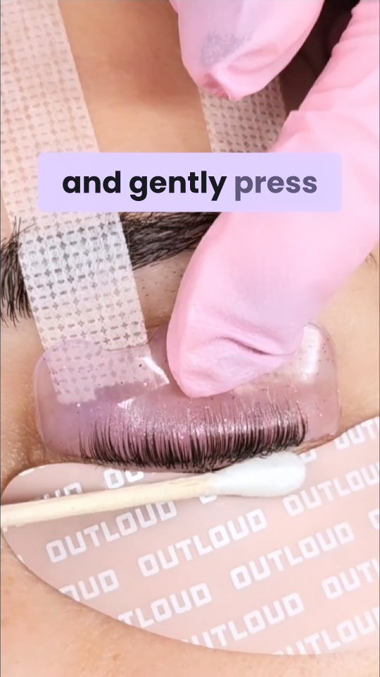 The dreaded lash line flip
Here’s how to fix it fast:
Gently press a cotton bud along the wet line to tuck the lash back in place ➡️
and you're ready to apply Step 2 🖤
#LashLiftFix #LashLineFlip #LashTechTips #LashLiftPro