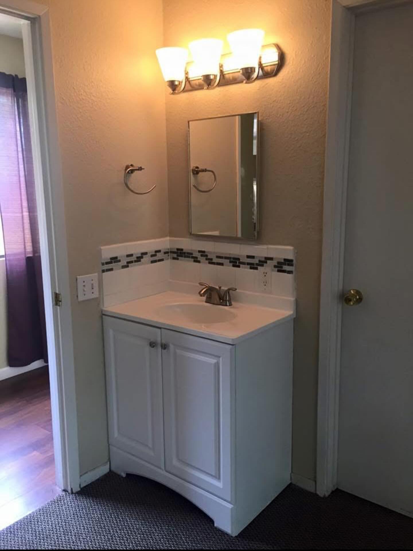 Private Retreat at Oak Tree Lodge
This charming bedroom #3 features its own private vanity with access to a Jack & Jill bathroom—plus a private door leading directly to the outdoor deck for fresh air and peaceful moments any time of day. 🌿🚪🌞
Comfort, dignity, and a touch of independence—all in one thoughtfully designed space.
#SeniorLiving #PrivateRoom #OakTreeLodge #AssistedLiving #ElderCare #RCFE #PeacefulLiving #FeelsLikeHome