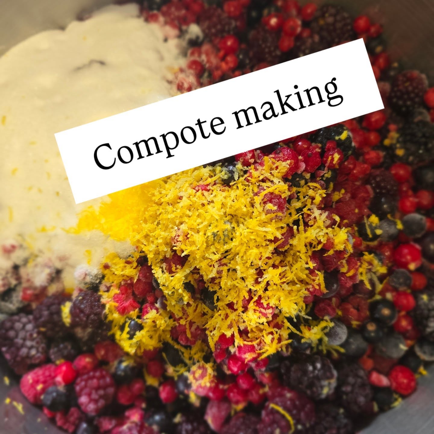 I'm back in the kitchen and straight into the good stuff 🫶🏻
A huge pan of compote on the go - summer berries, lemon & sugar 🫐🍓🍒
It feels good to be baking again 🥰
#layerd_cakes #eatgoodcake #bakefromscratch
#summerbaking #berrydelicious #coffeeshopsupply