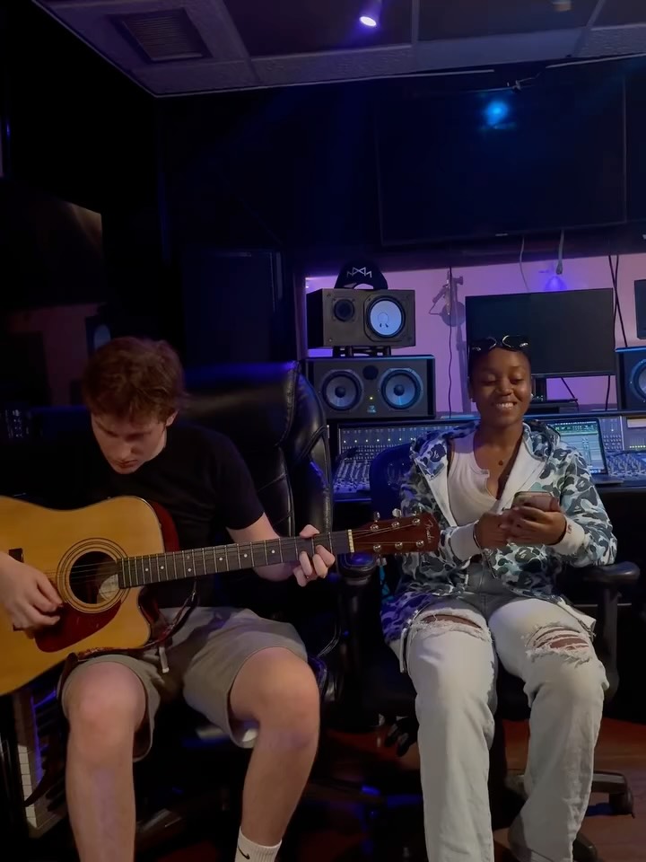 @iyshalee & @dcosounds previewing new music that was recorded @mmmlabs !