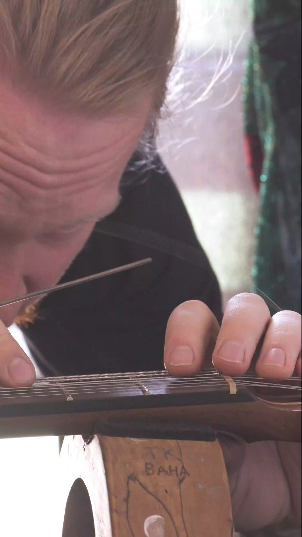 Community Build 2024
Finishing up the brass nut and starting on setup. The very final setup is to come and then we finally get to hear what this beastie sounds like😁
#ipguitars #guitarbuilder #luthier #madeinfinland
