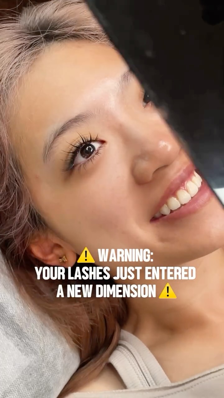 🚨 Lash upgrade complete.
She came in cute.
She left with her dream Anime Eye Set 👁️🔥
By the time I post this, she and her bestie have already landed in NYC — both with the biggest smiles 🥰
Wait no more! DM to book your custom lash transformation ✨