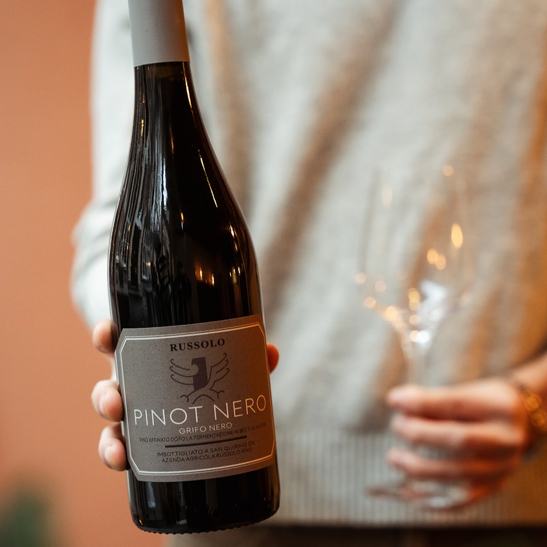 Nieuwe wijnen in huis!🔥
Vanaf morgen hebben we een gloednieuwe selectie wijnen op de kaart staan met een zomers tintje! We kunnen niet wachten om ze met jullie te delen!
Enkele geliefde wijnen hebben we erop gelaten zoals deze heerlijke Pinot Nero. Deze rakker is nog steeds van de partij want hij is veel te lekker om eraf te halen!
Kom snel langs voor een glaasje in de zon (of twee)! 🥂
See you soon!