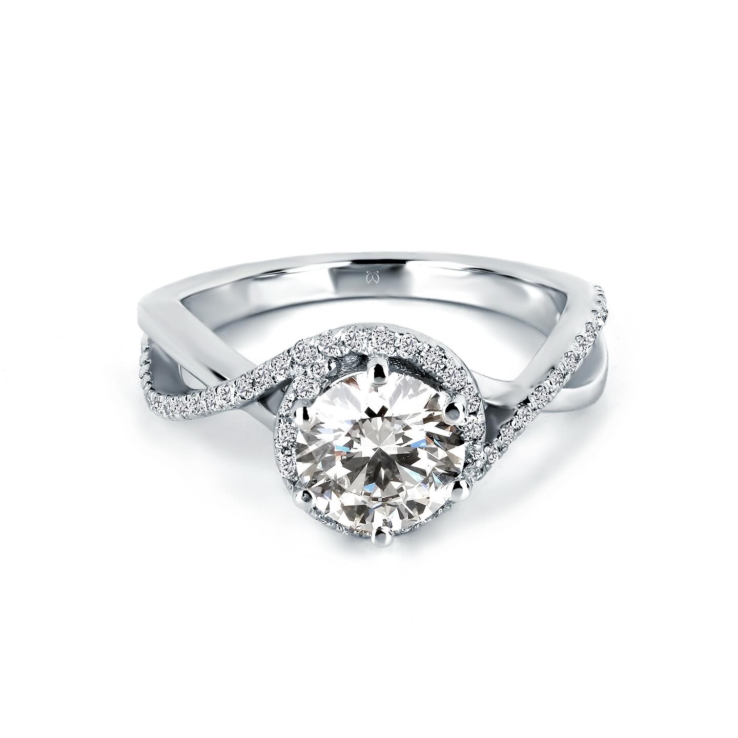 GÖKÇE 💍🤍
Her kıvrımı bir duyguyu,her taşı bir anıyı temsil ediyor.
Özel tasarlanmış pırlanta tektaşımızı www.bouceg.com adresli web sitemizden ya da Bursa’da bulunan showroomumuzu ziyaret ederek inceleyebilir,satın alabilirsiniz.
#pırlanta #tektas #evlilik #evlilikteklifi #tasarım #kuyumcu #altın #bride #nişan #düğün