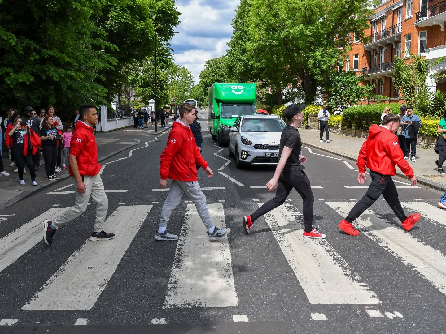 When your students are Beetles fans too.... why not take them to @abbeyroadstudios where they can leave a message on the wall and get that iconic photo at the crossing.
In the footsteps of legends!
@jeterbackyardtheater students in action!
#London #TheatreKids #travelgangtours