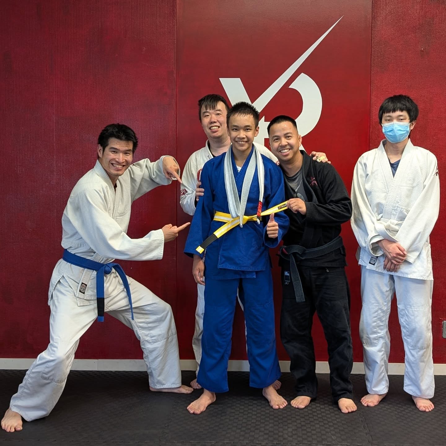 Congratulations to Gunner for getting his yellow belt! Big level up and well deserved! Keep it up! 🥋💪
.
.
.
#brazilianjujitsu #bjj #sports #fitness #grappling #classes #vtc #vectortrainingcentre #mma #fighter #training #beltpromotion