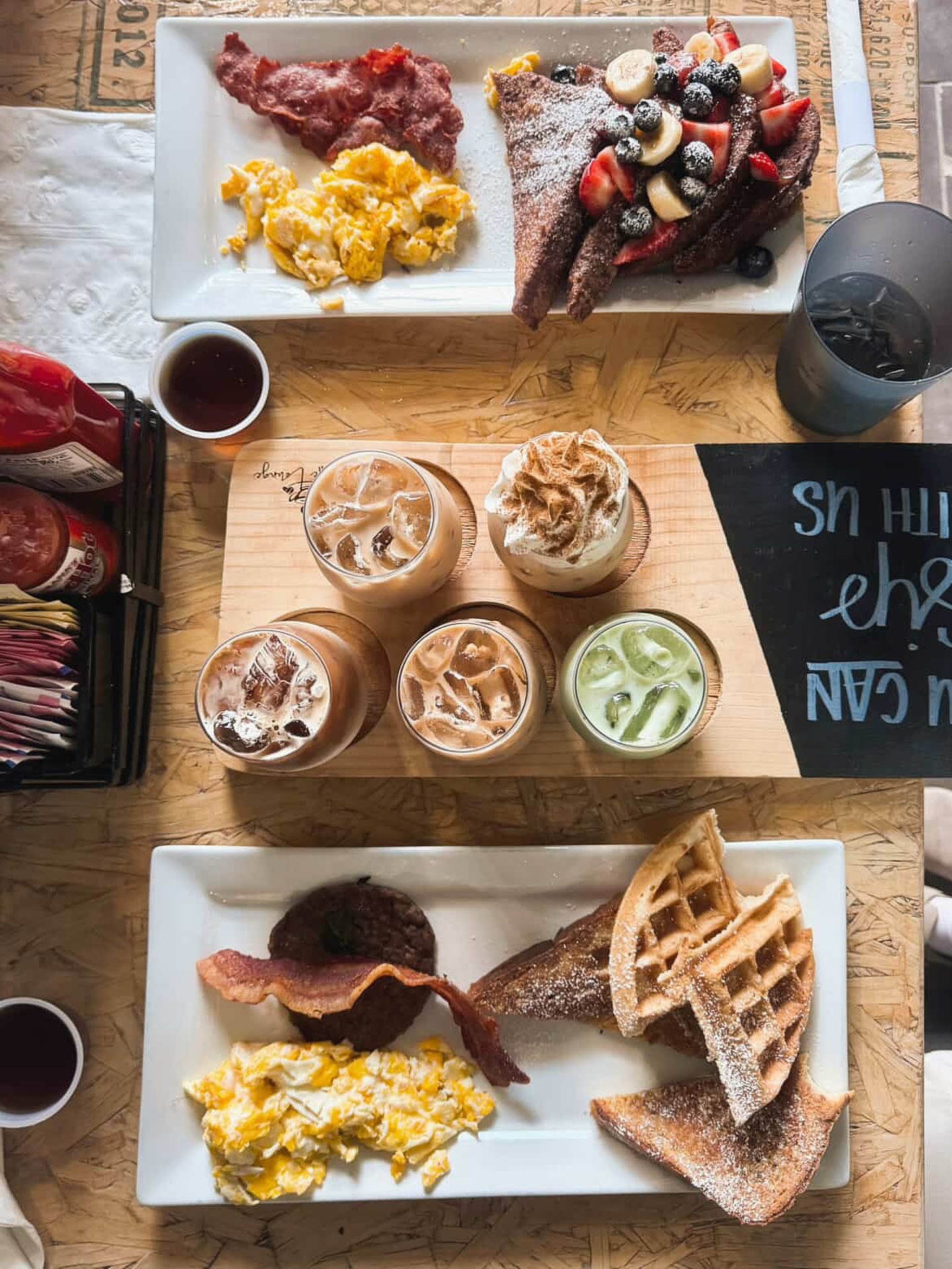 you can sit with us 🫶🏽
#brunch #stl #coffee #midtown #latteflight #coffeebucket
📸@ellora.shah